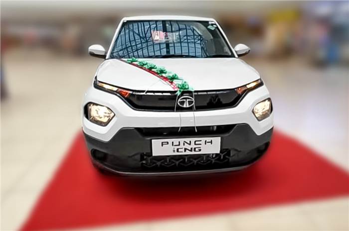 Tata Punch CNG showroom