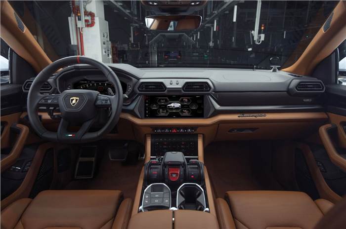 Lamborghini Urus SE hybrid interior