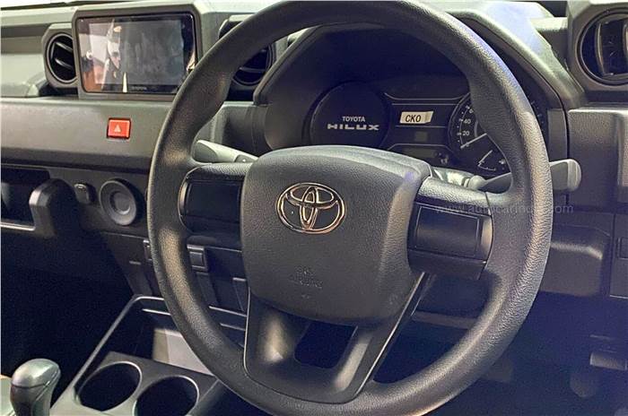 Hilux Rangga interior