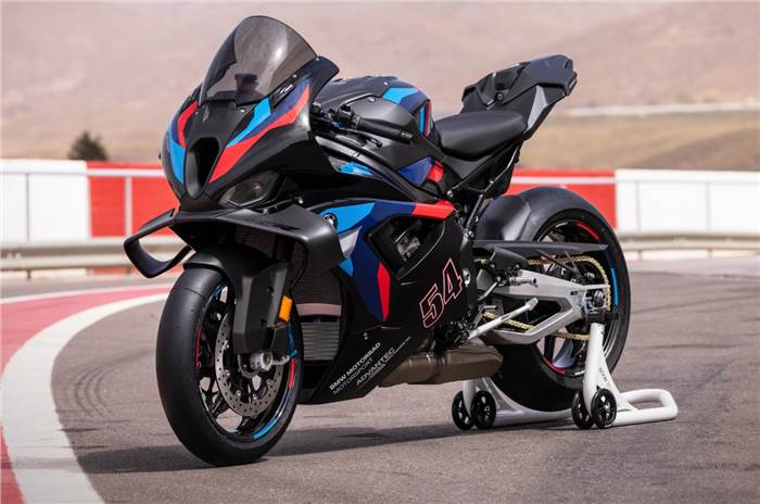 BMW M 1000 RR gains more power, bigger winglets for 2025