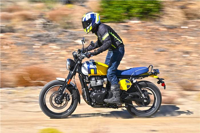 Royal Enfield Bear 650 off-road