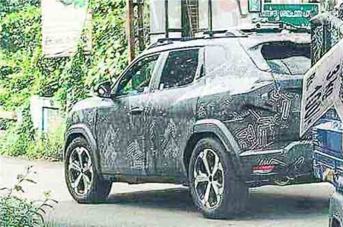 New Renault Duster spied 