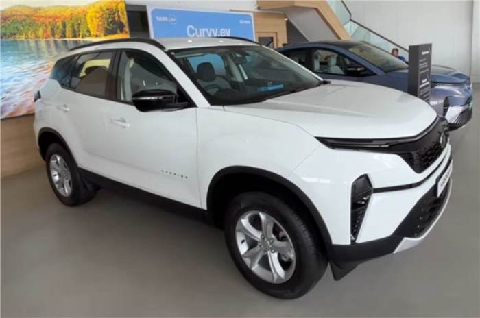 Tata Harrier Smart showroom