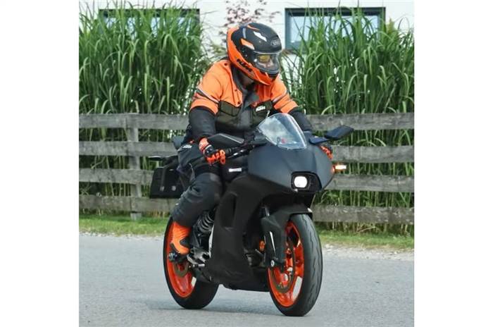 KTM RC 390 spotted testing