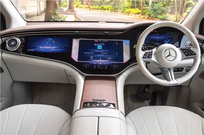 Mercedes EQE SUV interior