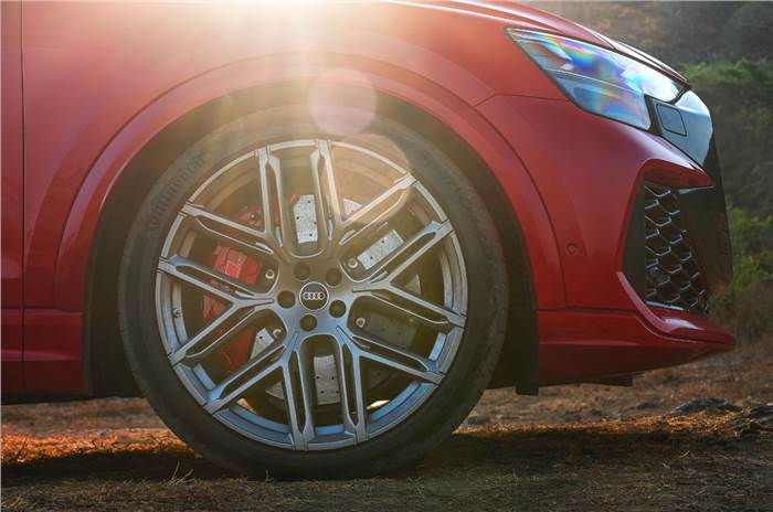 Audi RS Q8 Performance 23-inch wheels 