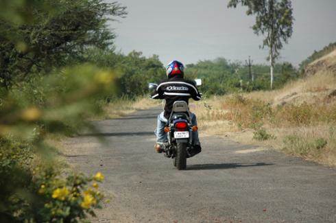 Bajaj Avenger 200 DTS-i