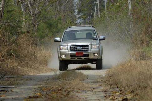 Ford Endeavour TDCi 3.0 Thunder+ (Old)