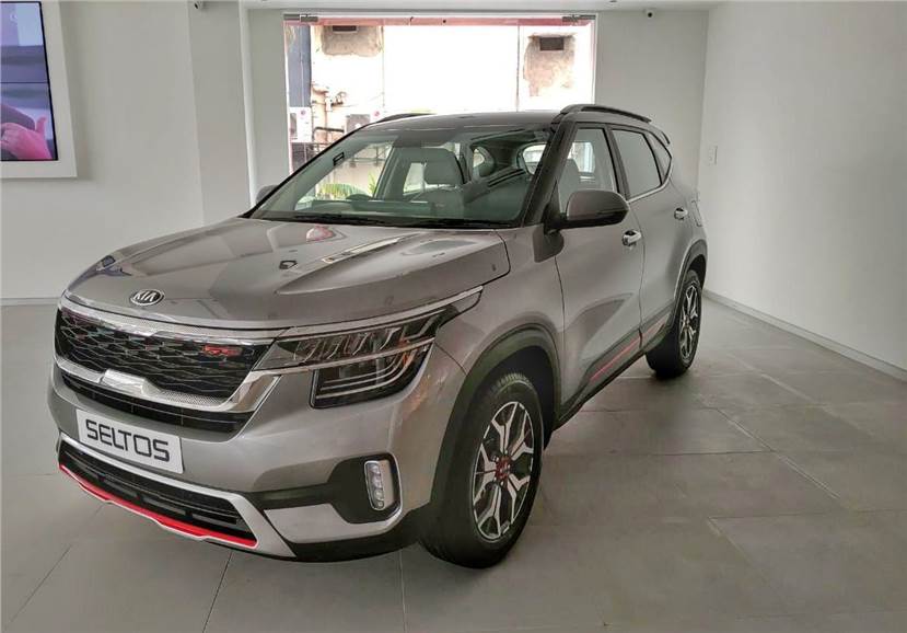 Top End Kia Seltos Gtx Petrol Dct Diesel At Priced At Rs