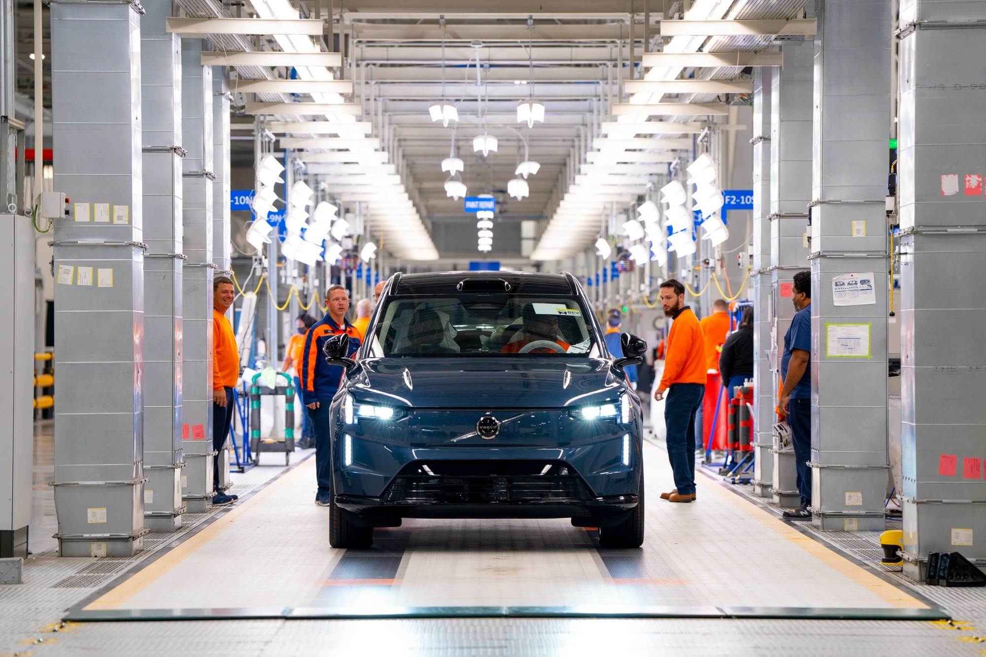 Volvo Cars begins production of EX90 SUV in South Carolina | Autocar Professional