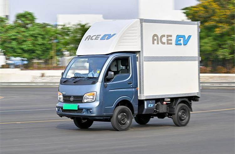 Tata Motors electric ACE delivery vehicle catches fire | Autocar Professional