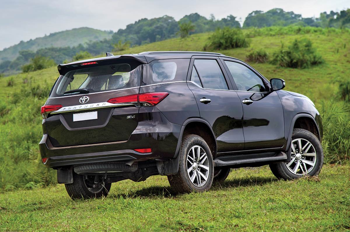 Toyota Fortuner rear static image