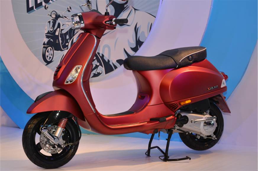 Vespa 150cc Vxl And Sxl First Look Autocar India