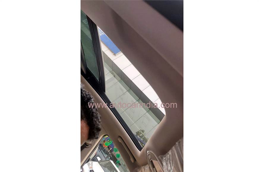 Hyundai Tucson Gets Panoramic Sunroof And Wireless