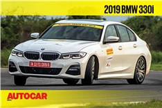 HOT LAP: 2019 BMW 330i Autocar India Track Day 2019 video
