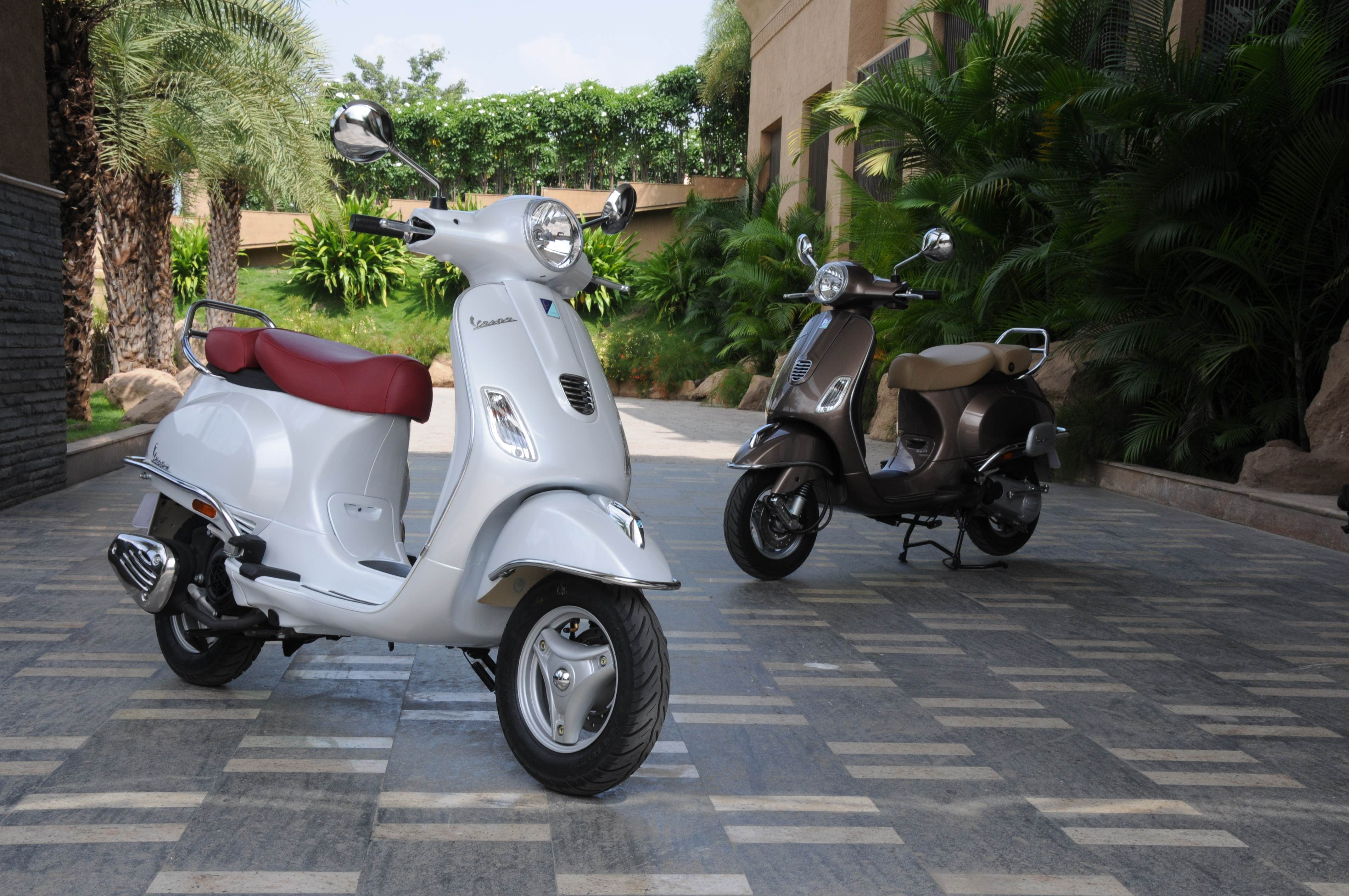 Vespa elegante deals