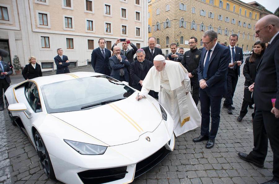 Lamborghini presents the pope a special edition Huracan | Autocar India