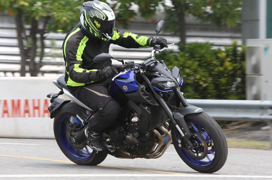2018 Yamaha MT-09 Review (14 Fast Facts)