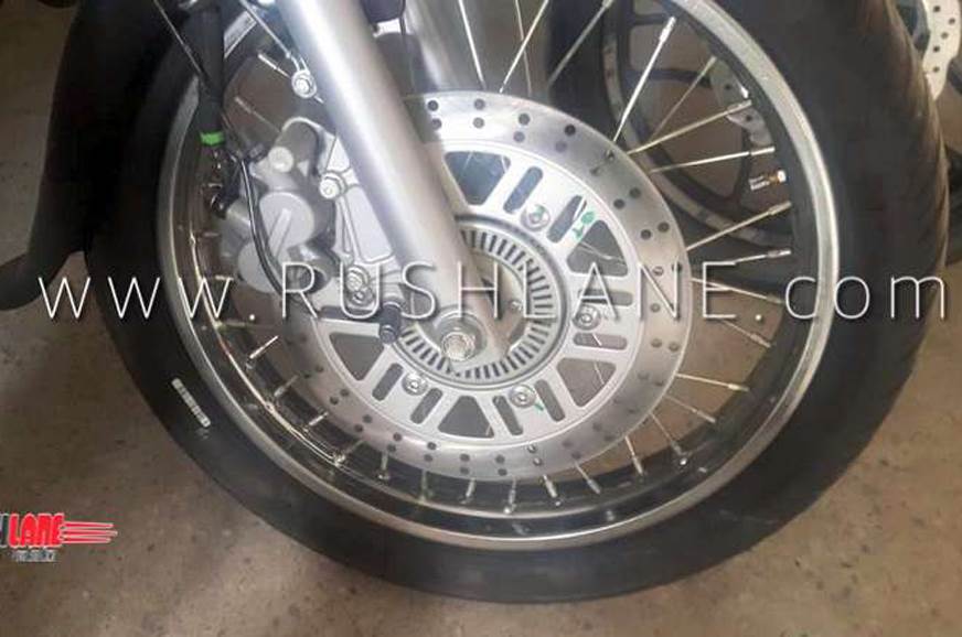 Abs Equipped Bajaj Pulsar 180 220f Avenger 220 Spotted Autocar