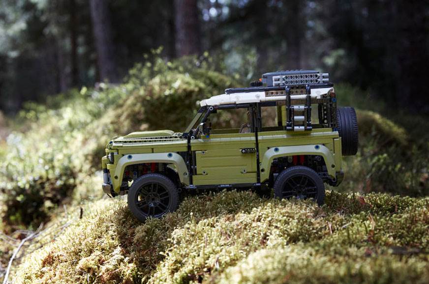 overraskelse Forkæl dig Doven Lego Technic introduces new 2,573-piece kit for 2020 Land Rover Defender |  Autocar India