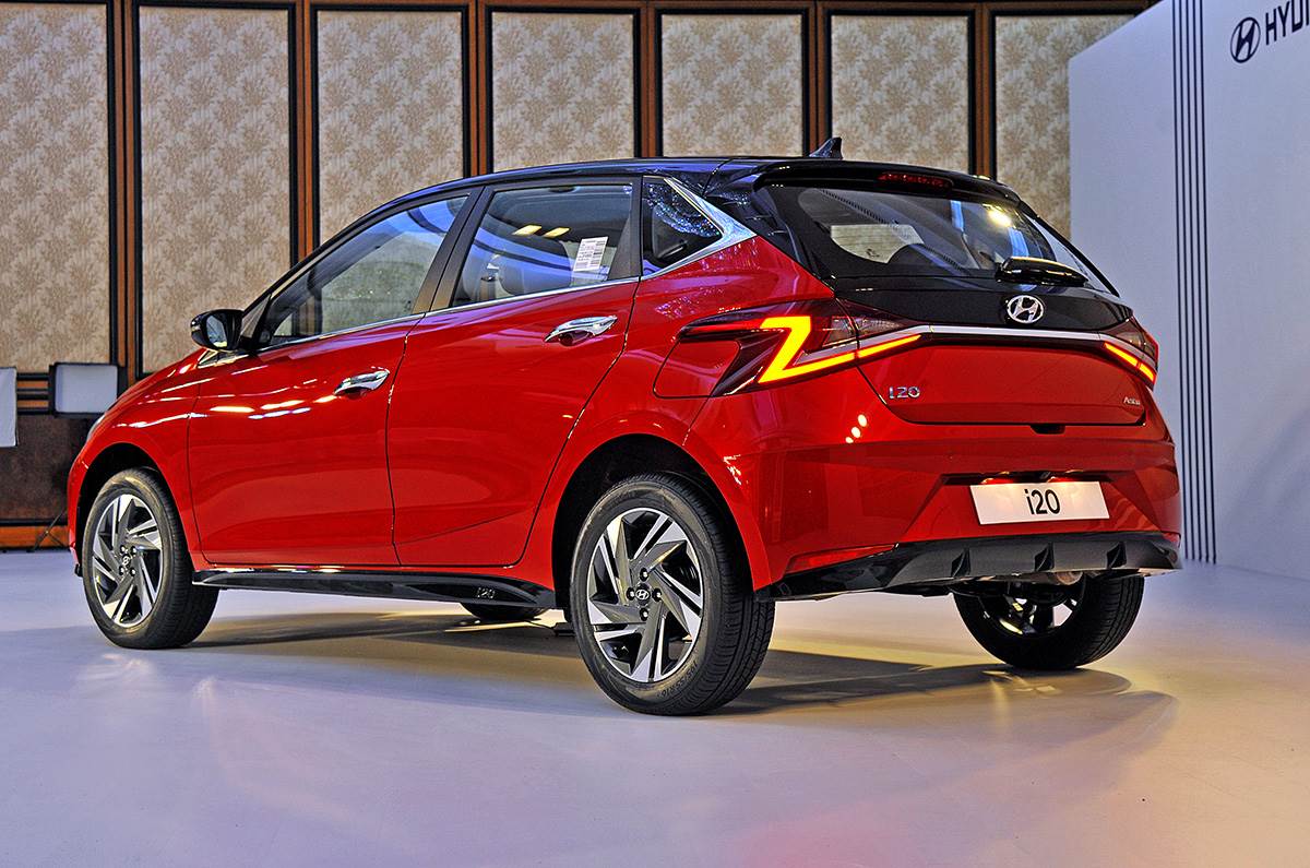 Hyundai Elite i20 Fiery Red Dual Tone colour - carandbike