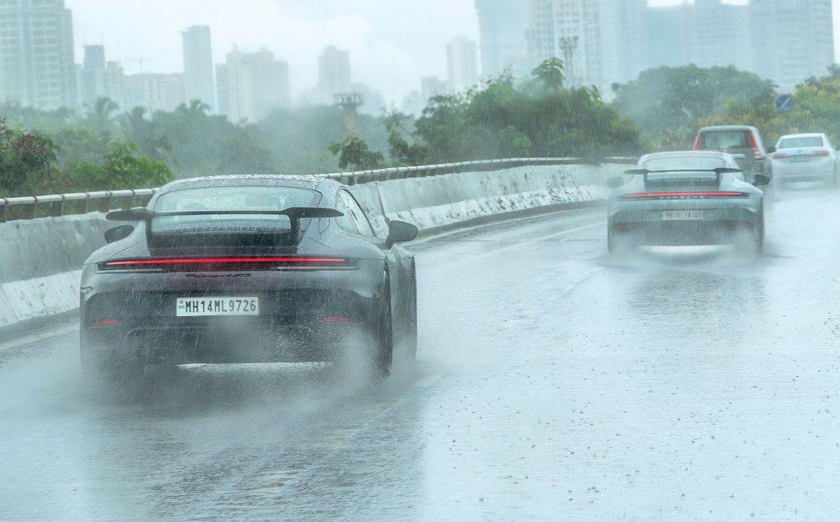 Porsche-911-carrera-4-gts-rear Porsche-911-carrera-4-gts-rear