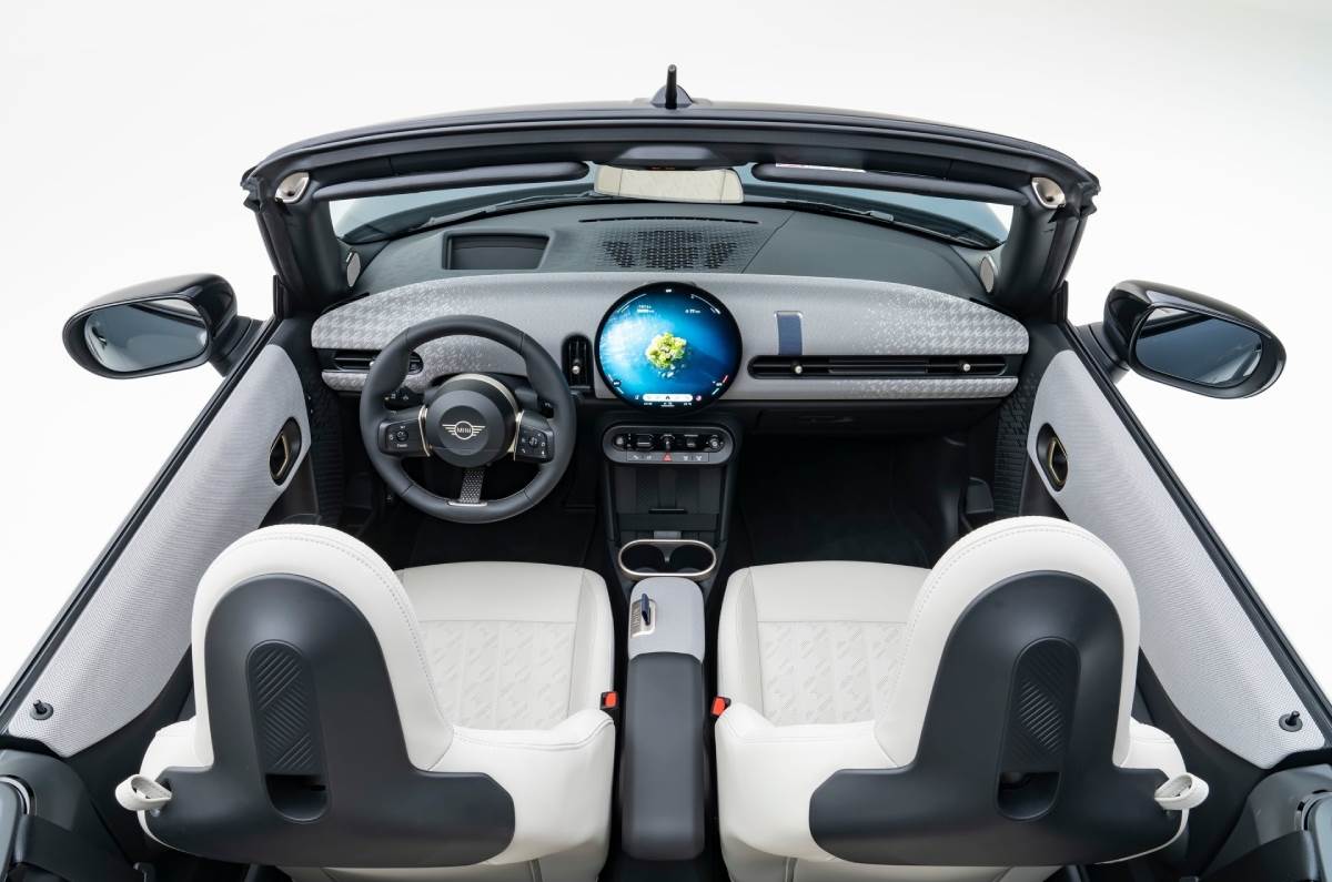 2025 Mini Convertible Cooper S interior 2025 Mini Convertible Cooper S interior