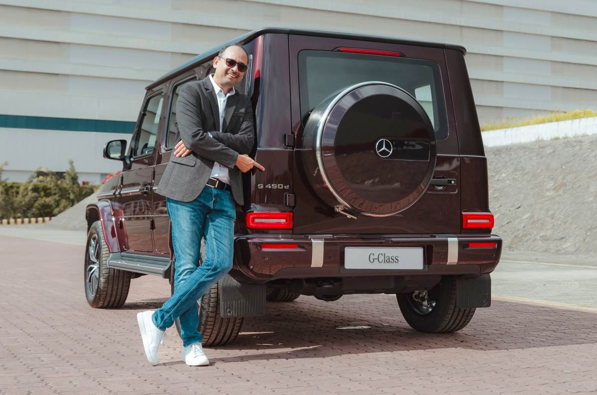 Mercedes G 450d rear with Mercedes India MD Santosh Iyer Mercedes G 450d rear with Mercedes India MD Santosh Iyer