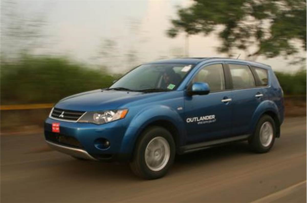 Mitsubishi Outlander 2 4 Mivec Old Autocar India