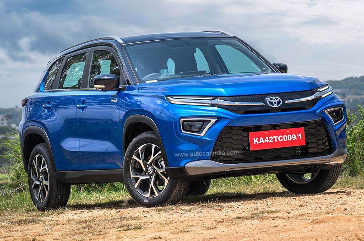 Toyota Urban Cruiser Hyryder front