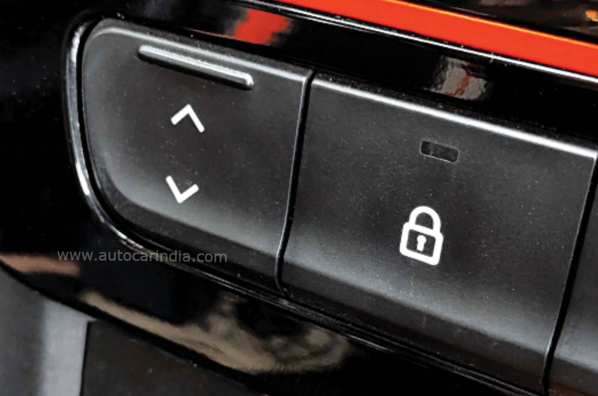 ImageResizer.ashx?n=https%3a%2f%2fcdni.autocarindia.com%2fReviews%2fKwid switches