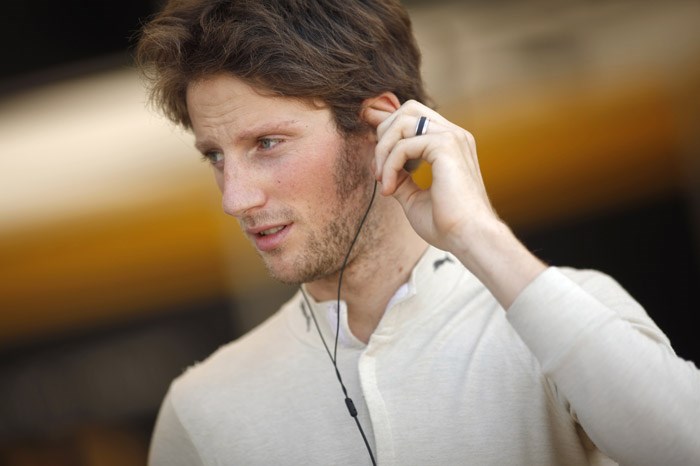 Grosjean to race with Renault in 2012  
