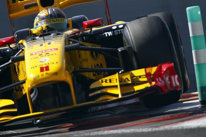 Pirelli to use Renault R30 as test car
