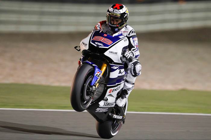 Lorenzo beats Hondas to Qatar win