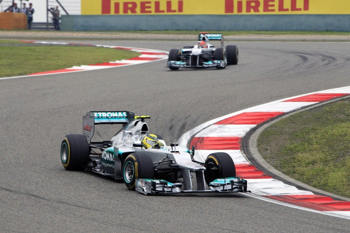 Rosberg storms to commanding maiden win