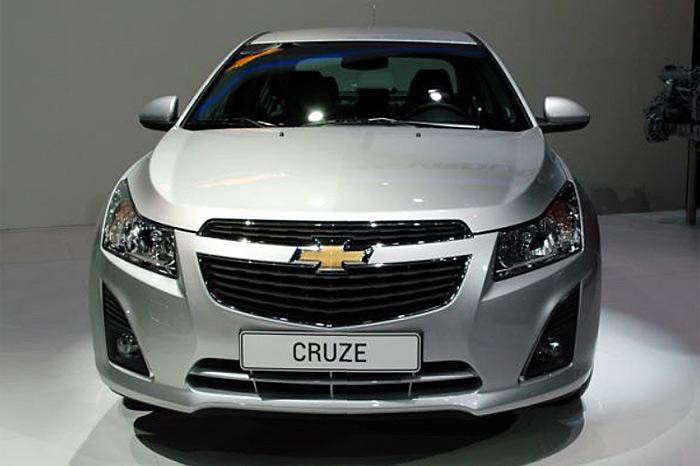 Updated Chevrolet Cruze coming this June