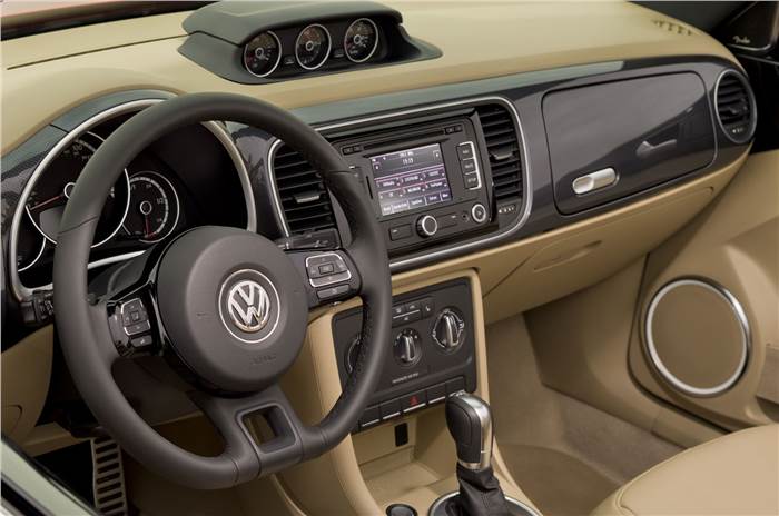 VW Beetle cabriolet revealed 