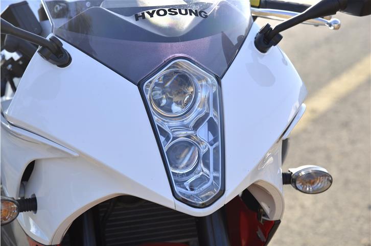 Hyosung GT650R review, test ride