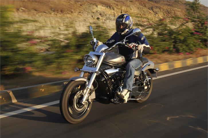 Hyosung GV650 Aquila pro test ride, review and video