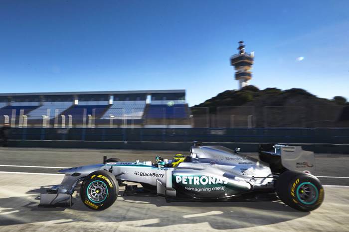 Mercedes' new W04 makes debut at Jerez
