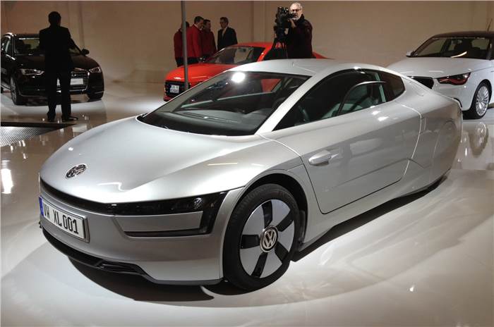 VW confirms XL1 hybrid  
