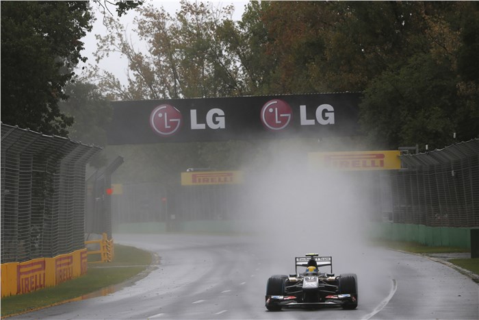 Australian GP: Qualifying postponed to Sunday
