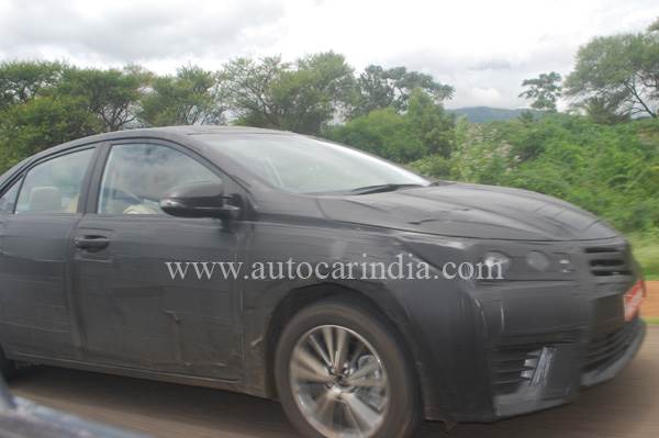 2014 Toyota Corolla spied in India
