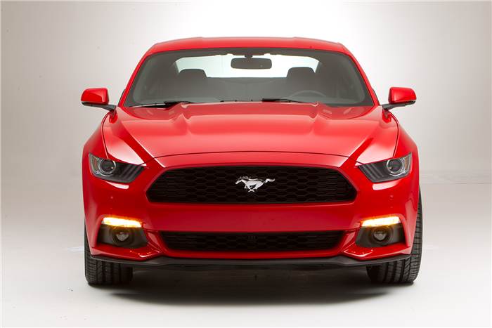 2015 Ford Mustang officially revealed