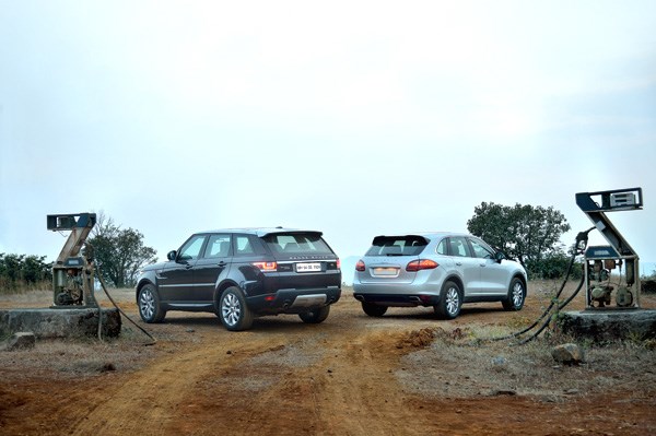 New Range Rover Sport SDV6 vs Porsche Cayenne Diesel