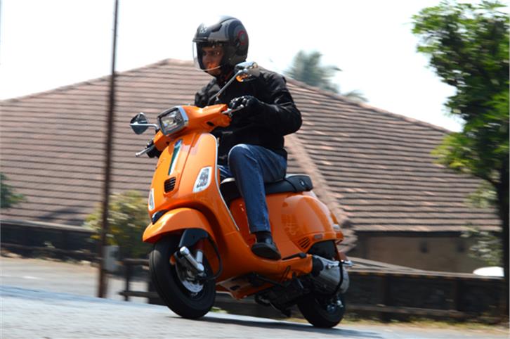 Vespa S review, test ride