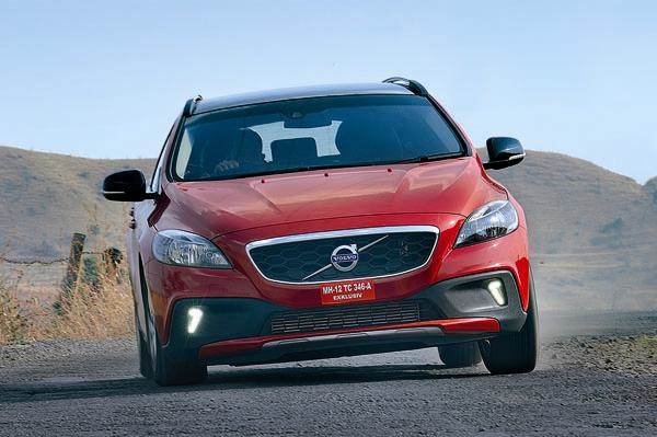 Volvo V40 to be replaced by new premium small car family