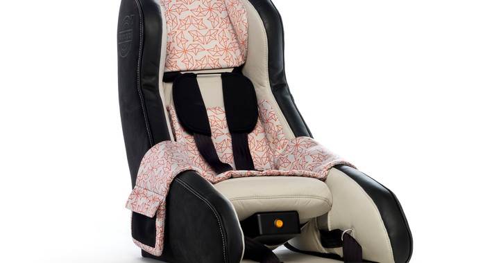 Volvo designs inflatable child seat concept