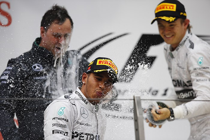 Chinese GP: Hamilton dominates, Ferrari on podium