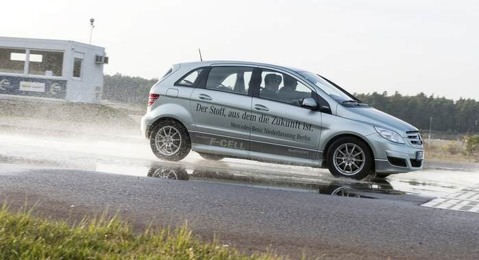 Mercedes-Benz fuel cell B-class crosses 3 lakh km mark